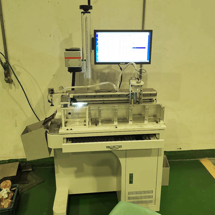 全自動銘牌激光打標機圖